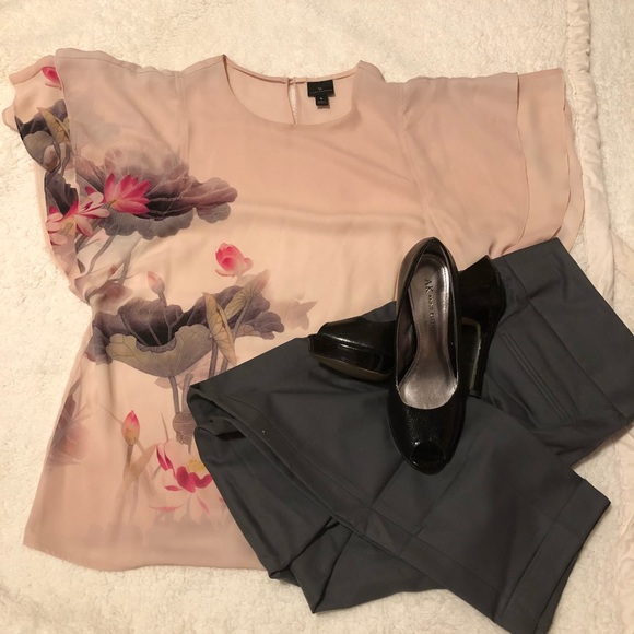 Worthington Lotus Flower Blouse - Picture 2 of 4